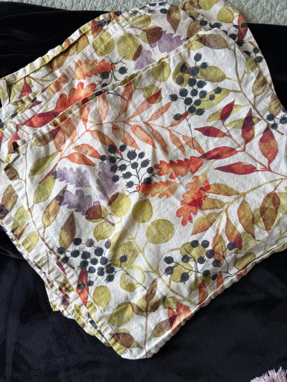 Crate & Barrel Botanical Napkins 6